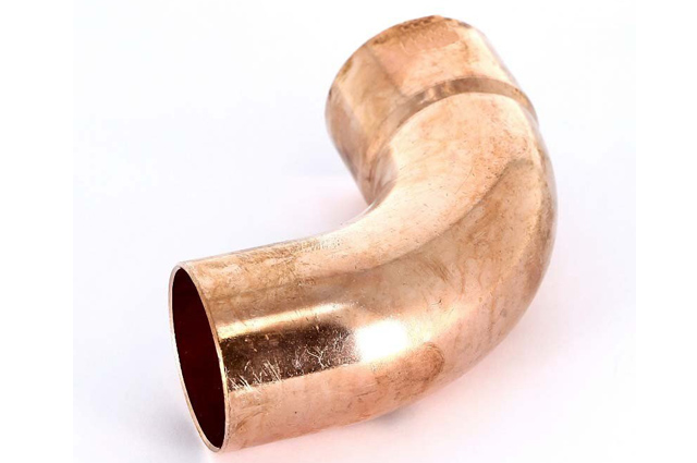 Медный однораструбный отвод 90 ̊15 мм